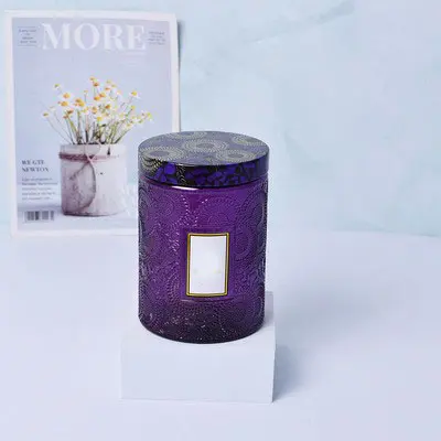Cajas de velas, frascos, jarras, macetas, latas y botellas de PVC, gránulos compuestos