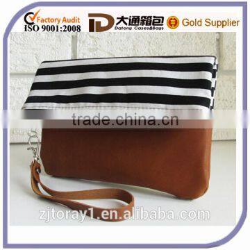 China Manufacture Foldover Canvas and Leather Striped Fashion Clutch Bag
