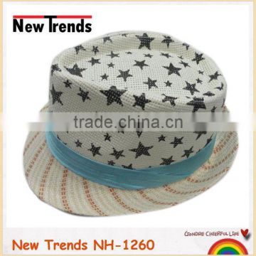 Black stars pattern in white printing straw fedora hat with colorful brim