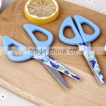 Fashional Style Beautiful Stainless Steel Fruit Scissors Multifunctional Kitchen Scissors photo-4