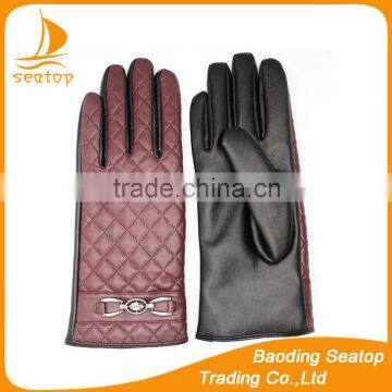 2016 ladies Pu leather glove classic broidery and metal accessoriesem two tone red and black PU leather gloves design