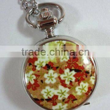 romantic maple leaf pendant watch