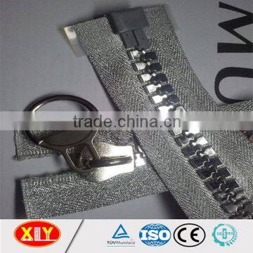 high quality silver big teeth custom puller plastic zipper , tent zipper