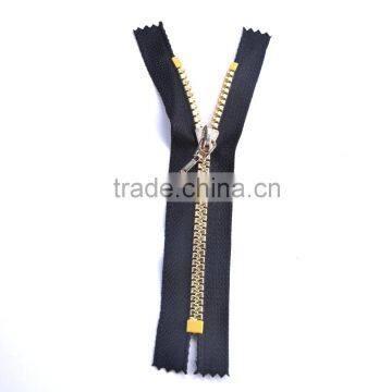 NO.5 PLASTIC/RESIN/VISLON ZIPPER GOLD TEETH AND TAPE