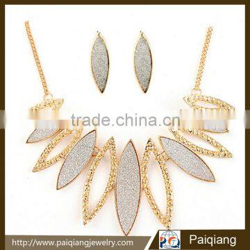 Newest fashion gold plated leaf shape necklace and earrings jewelry sets