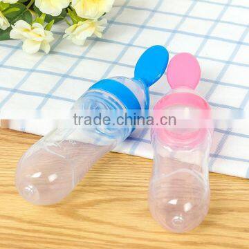 Silicone extrusion feeding spoon baby rice cereal silicone bottle soft silicone spoon cereal feeder