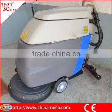 Applicable to large places electric floor scrubber