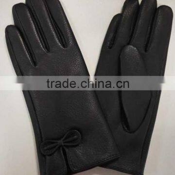 Lady's Deerskin Butterfly Dressing Glove - 9210