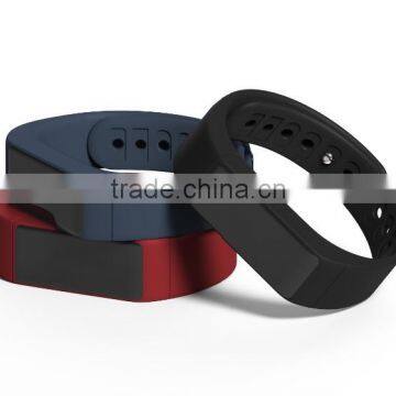 Bluetooth I5 plus smart bracelet with waterproof IP68 USB charging TPU material