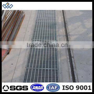 Galvanized sewer drain cover aisle