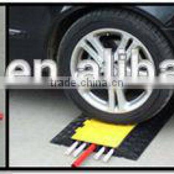 Economical Rubber 5 Channel Cable Ramp for Truck Hose 5 Channel Rubber Cable Cross Stage Cable Protector photo-3