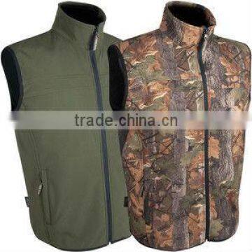 Reversible camouflage softshell gilet