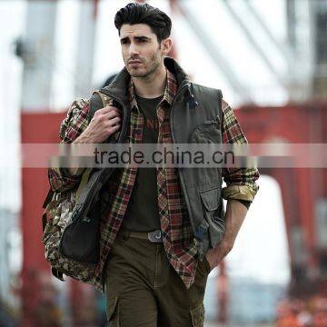 winter outdoor mens army color travel vest warm fleece line working vest with multi pockets