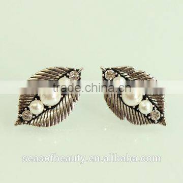 Cheap leaf rhinestone fake pearl metal stud earring