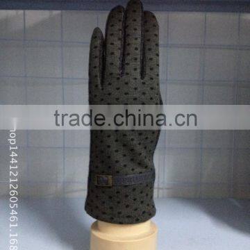 China Skillful Manufacturer Bright Color Gloves photo-5