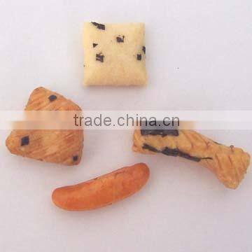 Rice Crackers and Coated Peanuts Mix4