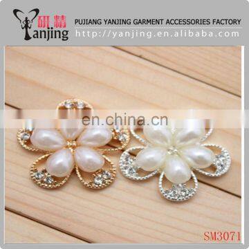 wholesale hot sell rhinestone and pearl buttons