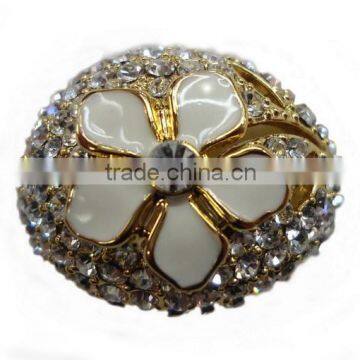 Newest Development "Smiling Flower" Alloy Casting Ring With Bling Small Stones