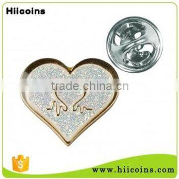 Hotselling die casting elegant love shape custom metal pin badge