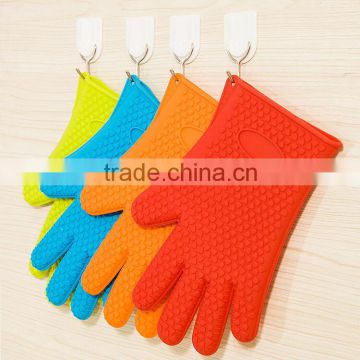 Non-stick food grade silicone oven gloves