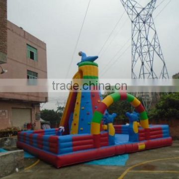 2016 hot commercial inflatable park with climbing wall