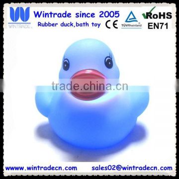 Manufacture cheap bath toy flash glitter rubber duck