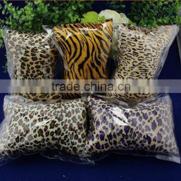 latest leopard and pure black spot artificial leather leopard hand pillow nail art pillow for manicure