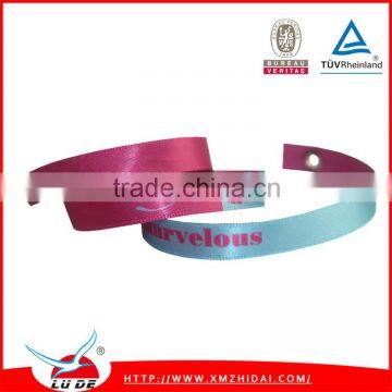 High quality custom made fabric satin ribbon wristbands for event