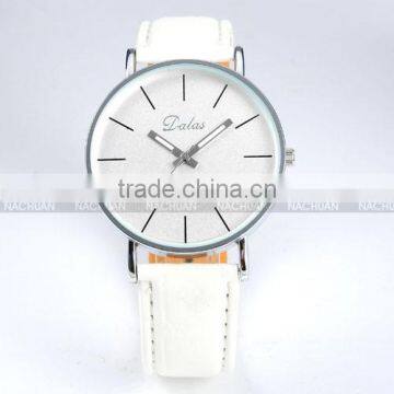 Band New Fashion Simple Design White Dial Leather Band Women Analog Quartz Lady Wrist Watch