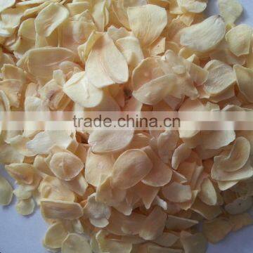 Chinese hot selling in 2015 HACCP HALAL high quality pure white dry garlic slice with root and without root