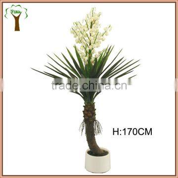 Artificial flowering sisal tree