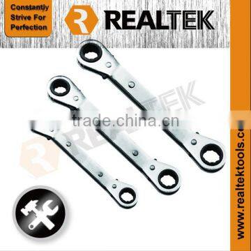Reversible Ratchet Spanner Set with plastic surround