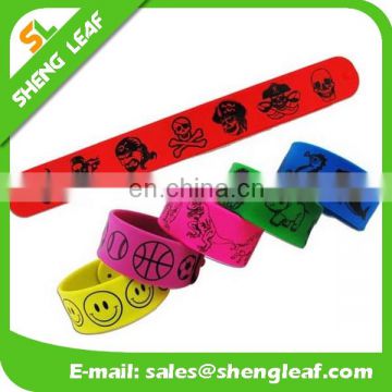 China manufacture made silicone slap band