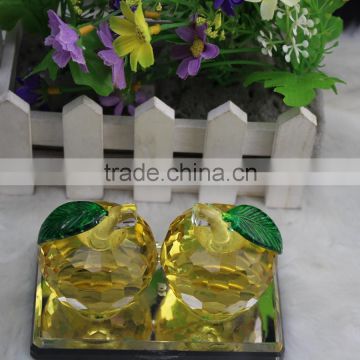 Factory directly sale hot seller high quality yellow color crystal apple with base togther for hot selling