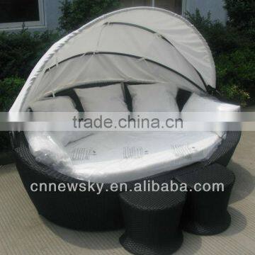 Leisure outdoor rattan chaise lounge with canopy