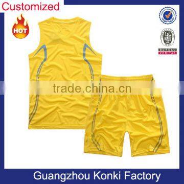 100% polyester breathable sports suit custom design