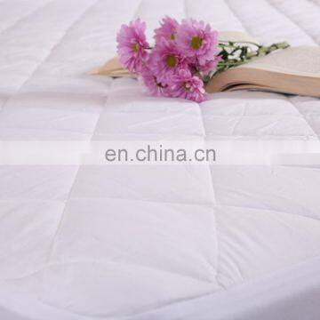Quilted Mattress Protecting Pad (waterproof) Filled With Super Soft Hypoallergenic Fiber. photo-4