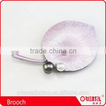 pearl decorated leaf shape sewing brooch for cappa and coats