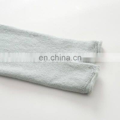 Wholesale 100% Cashmere V-Neck Sweater for Women Autumn and Winter Wear Knitted in Solid Pattern photo-5