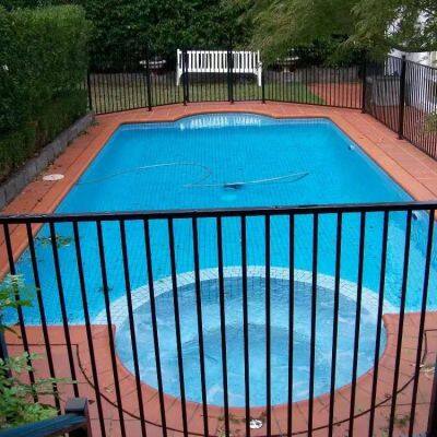 Clôture ornementale en aluminium peigné en poudre pour villa extérieure et jardin, avec garantie anti-rust de 10 ans