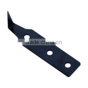 Blade for windshield removing tool