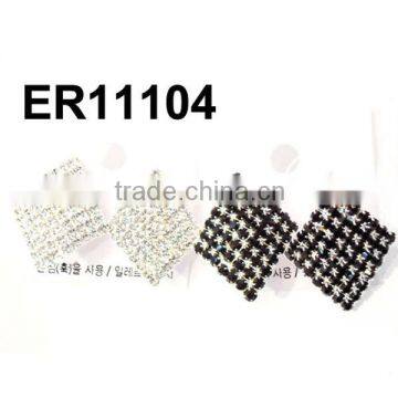 Wholesale Ladies Glitter Rhinestone Prong Studs