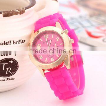 Hot Selling Fashion Silicon Wrist Watch Top Brand Mens Watches Cheap China Supplier photo-2