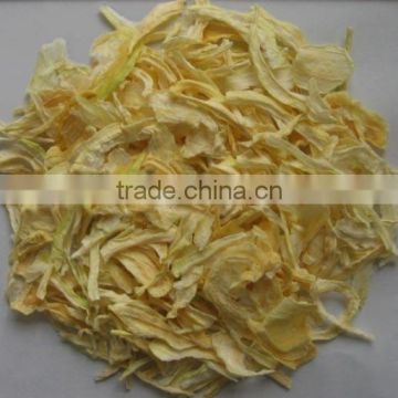 fresh peeled yellow onion-dried onion slice