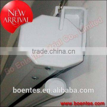 Wall Mounted Matte White Manual Projection Screen With Self-locking for Office Equipment photo-3