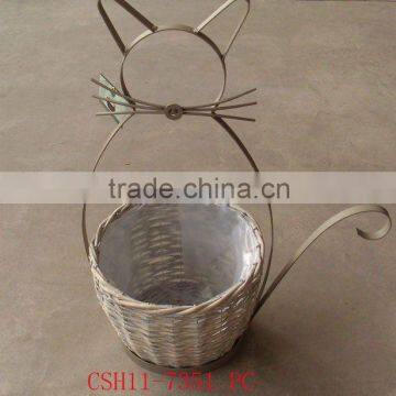 willow flowerpot with iron cat