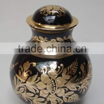 Wholesaler of Cremation Urns in India