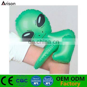 Factory PVC inflatable alien hug toy inflatable alien arm hug doll for children
