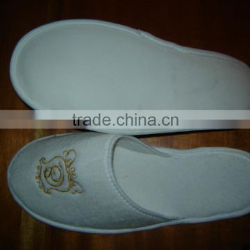 slipper factory disposable hotel slipper with embroideried logo