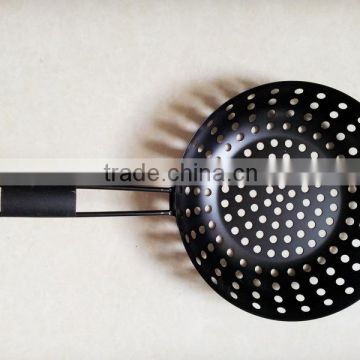 BBQ frying pan with folding handle